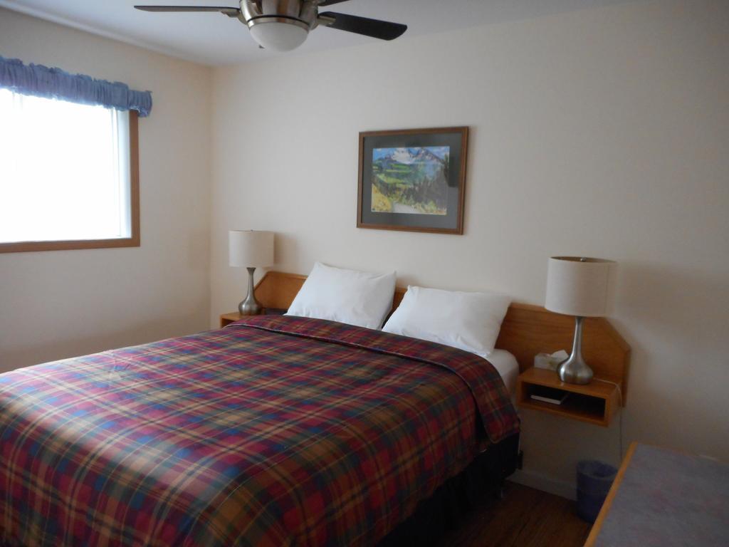 Blue River Motel エクステリア 写真